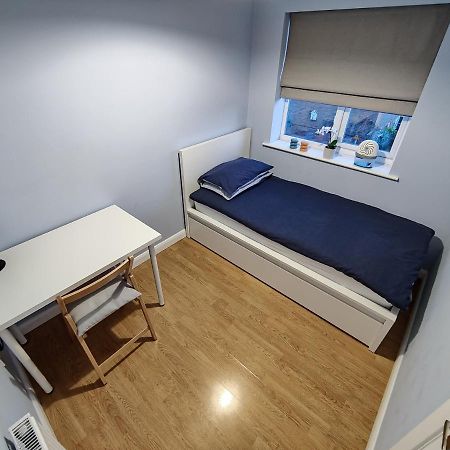 Joshua Court Single Room Stoke-on-Trent Exterior foto